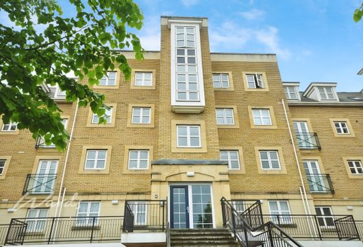 Sandpiper Close Greenhithe DA9 - Wards of Kent