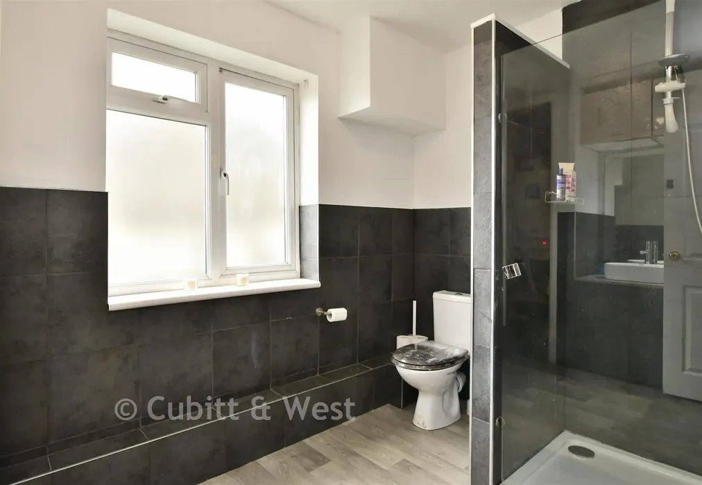 Shower Room - Falmer Road, Woodingdean, Brighton, East Sussex - Wards of Kent