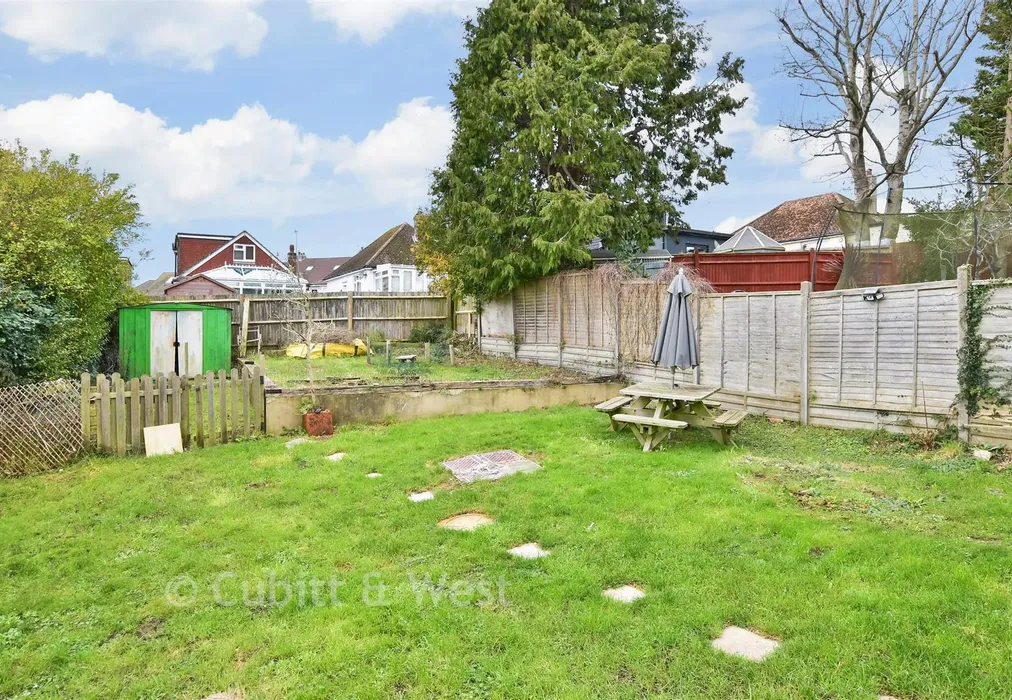 Rear Garden - Falmer Road, Woodingdean, Brighton, East Sussex - Wards of Kent
