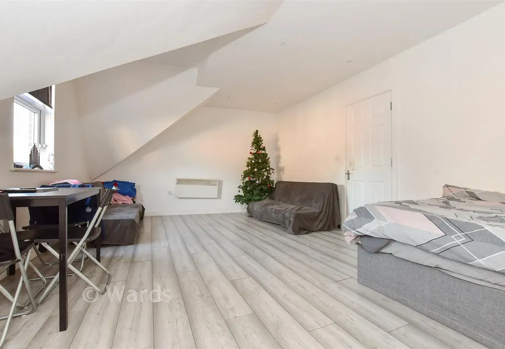 Lounge - Broomfield Crescent, Folkestone, Kent - Wards of Kent