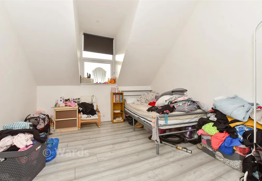 Bedroom 2 - Broomfield Crescent, Folkestone, Kent - Wards of Kent