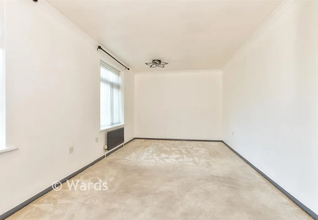 Bathroom - Clements Road, Ramsgate, Kent - Wards of Kent