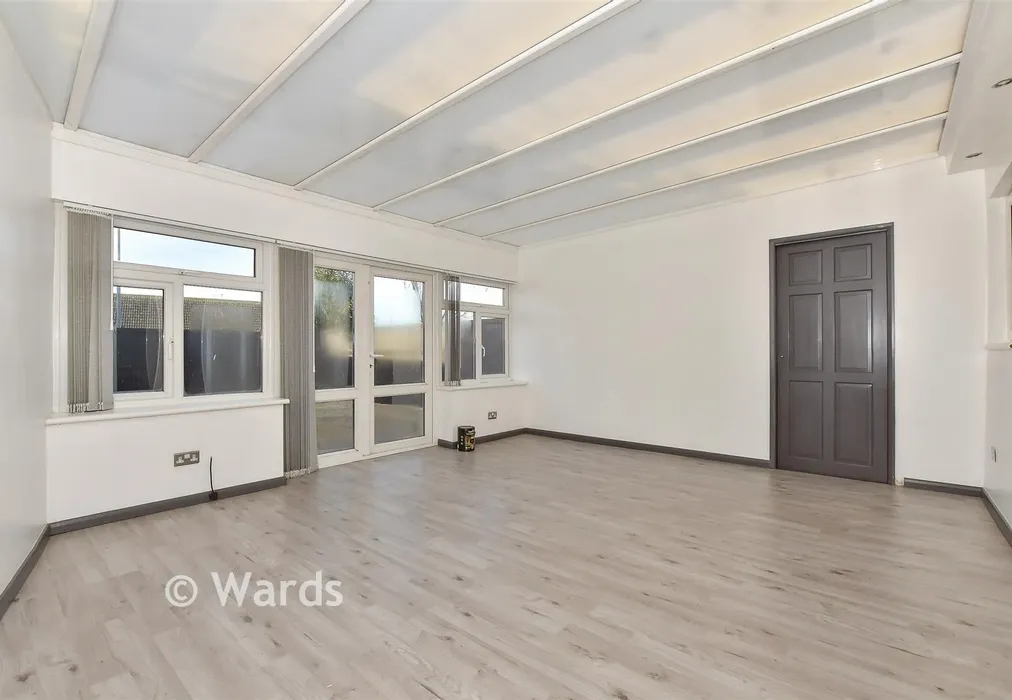 Cloakroom - Clements Road, Ramsgate, Kent - Wards of Kent