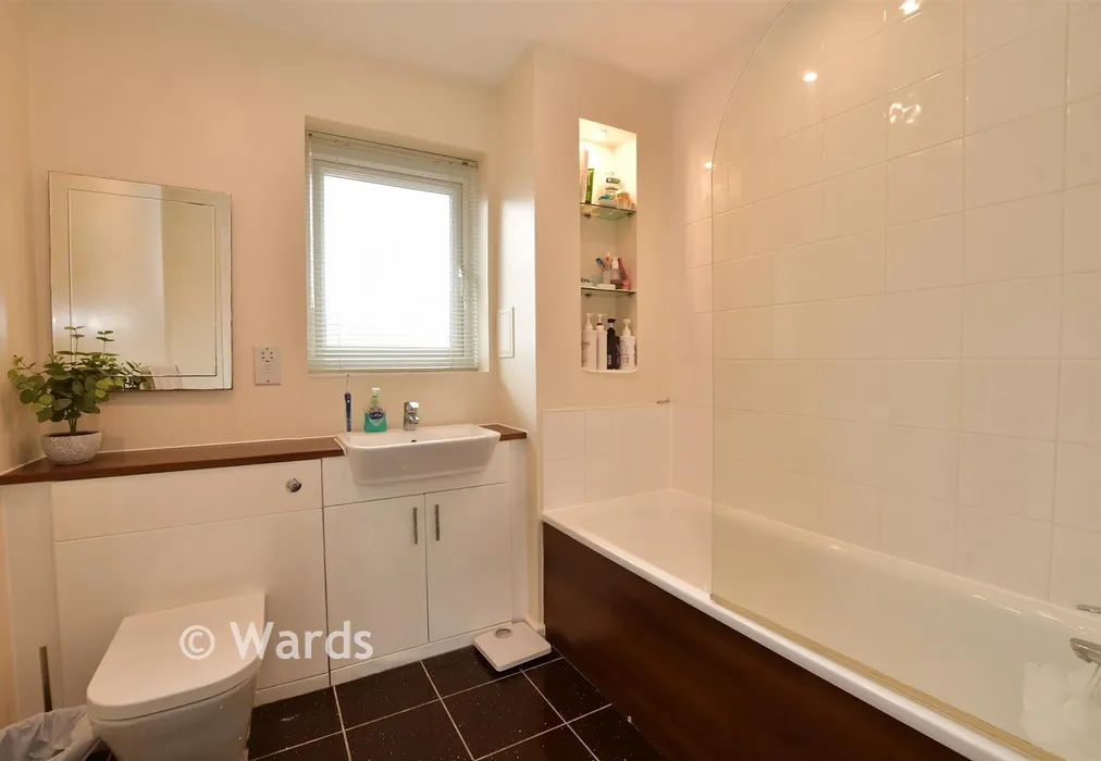 Bathroom - Wells Court, Northfleet, Gravesend, Kent - Wards of Kent