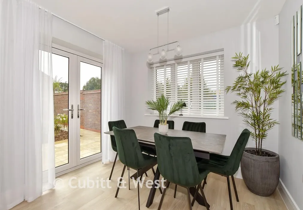 Dining Area - The Gallops, Sandygate Lane, Lower Beeding, Horsham, West Sussex - Wards of Kent