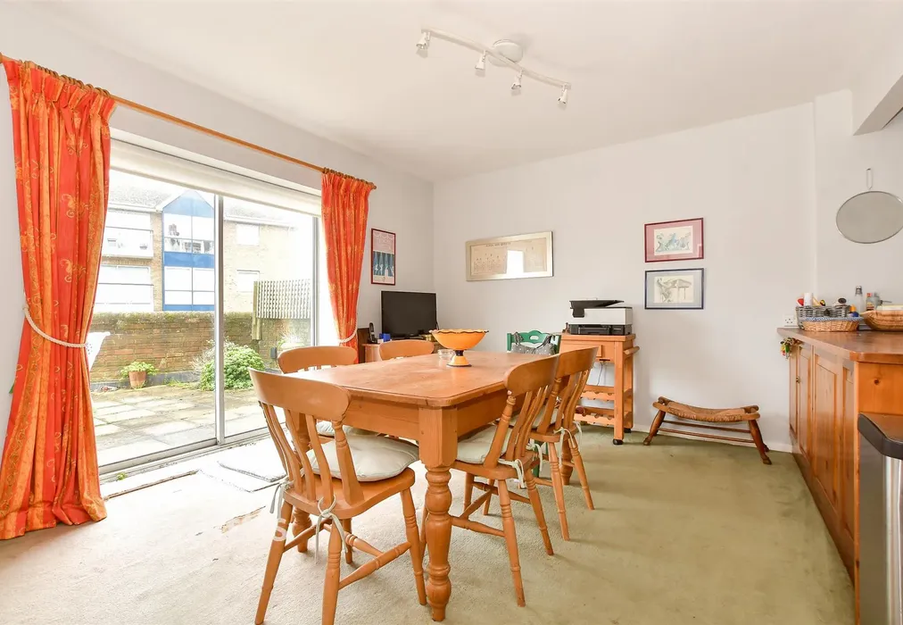 Kitchen/Breakfast Room - Terminus Road, Cowes, Isle of Wight - Wards of Kent