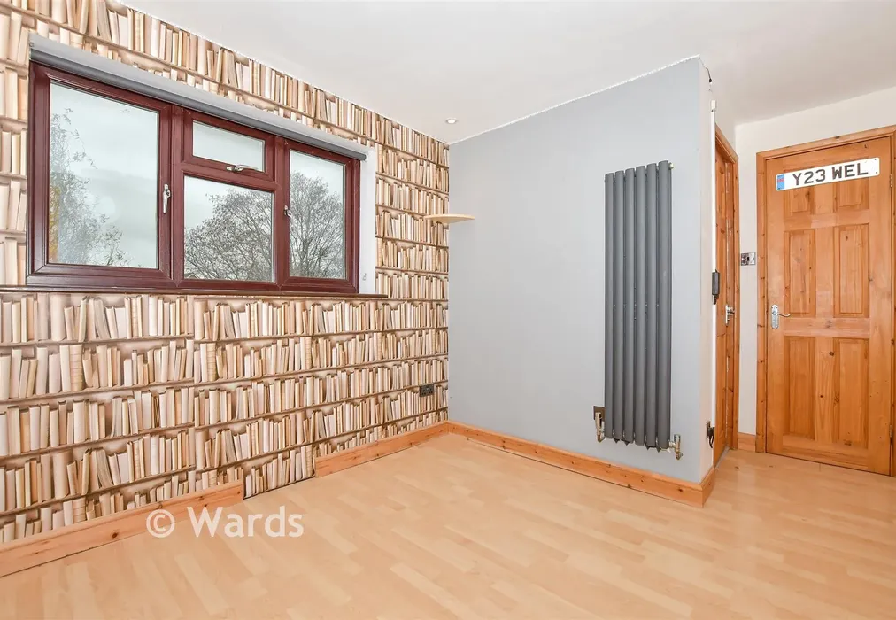 Bedroom - Beauvoir Drive, Church Milton, Sittingbourne, Kent - Wards of Kent