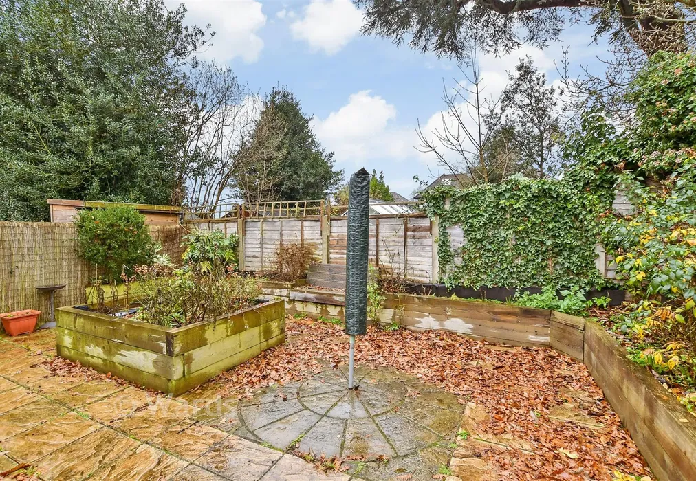 Rear Garden - Matterdale Gardens, Barming, Maidstone, Kent - Wards of Kent