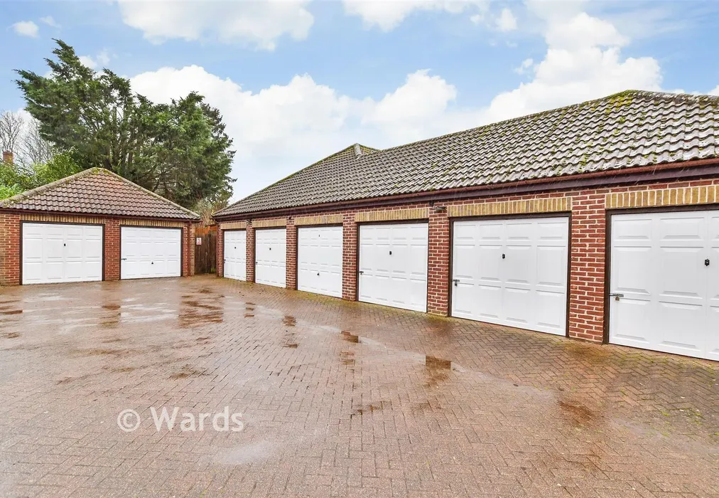 Garage - Matterdale Gardens, Barming, Maidstone, Kent - Wards of Kent