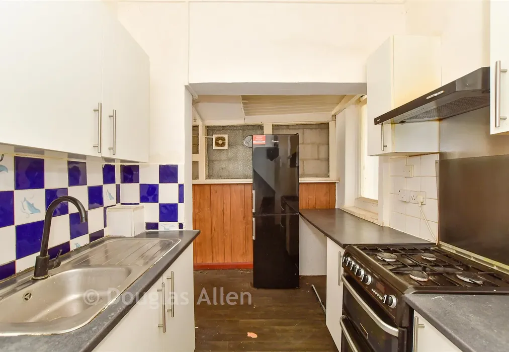 Kitchen - Halley Road, London - Wards of Kent