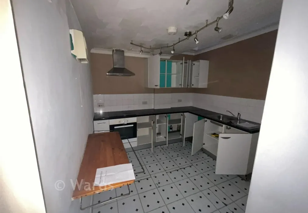 Kitchen - Harmer Street, Gravesend, Kent - Wards of Kent