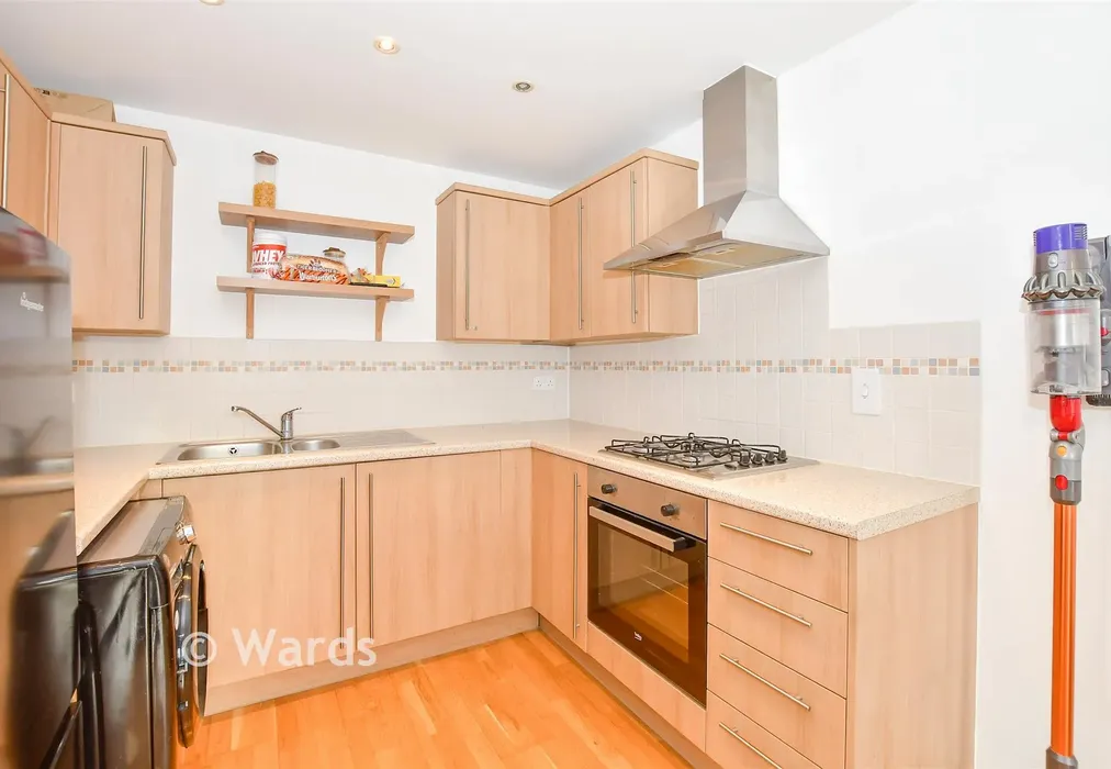 Kitchen - Clifford Way, Maidstone, Kent - Wards of Kent