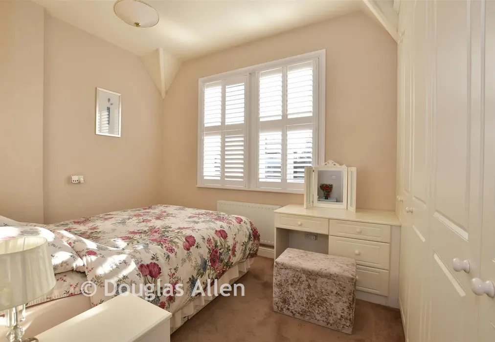 Bedroom 1 - Village Way, Barkingside, Ilford, Essex - Wards of Kent