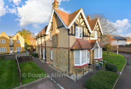 Village Way, Barkingside, Ilford, Essex - Wards of Kent