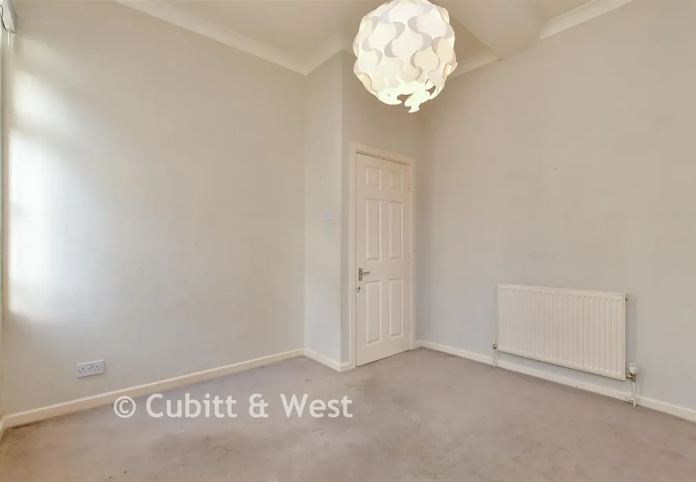 Bedroom 1 - Dean Street, Brighton, East Sussex - Wards of Kent