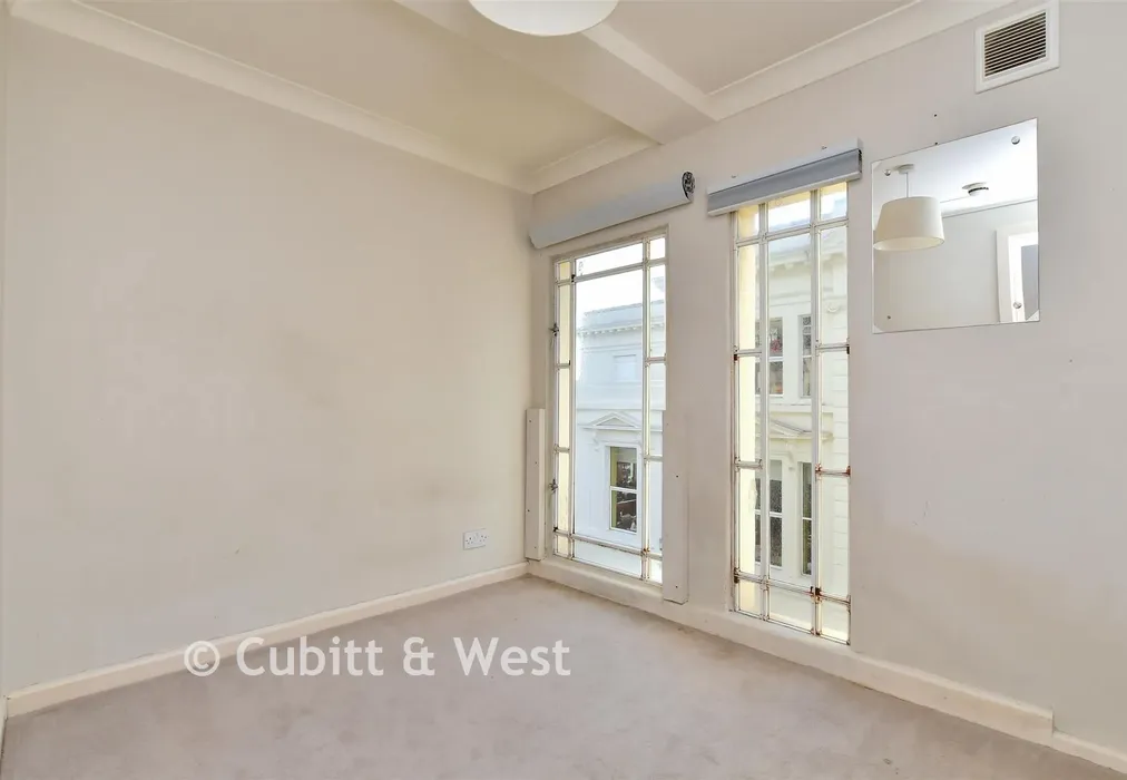 Bedroom 2 - Dean Street, Brighton, East Sussex - Wards of Kent