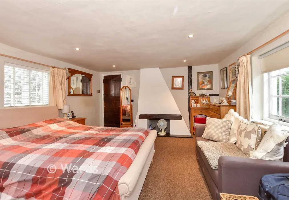 Bedroom 1 - Chapel Row, Herne Bay, Kent - Wards of Kent