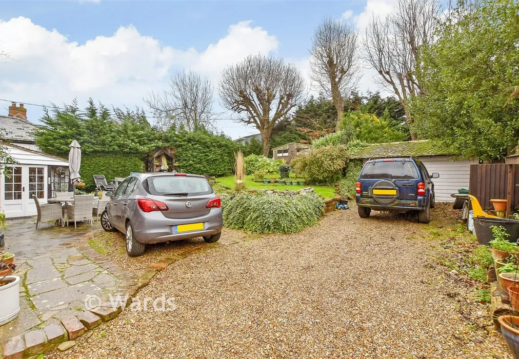 Driveway/Parking - Chapel Row, Herne Bay, Kent - Wards of Kent