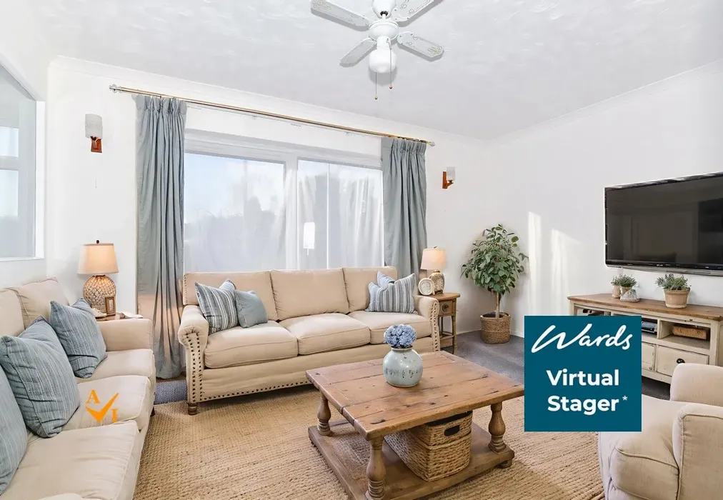 Lounge (Farmhouse style) - Meadow Crescent, Upper Halling, Rochester, Kent - Wards of Kent