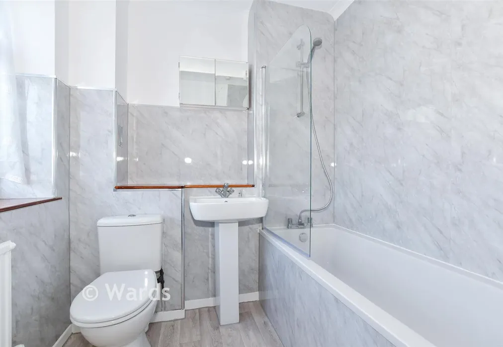 Bathroom - Meadow Crescent, Upper Halling, Rochester, Kent - Wards of Kent