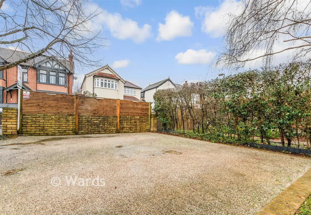 Driveway/Parking - Eynsford Road, Farningham, Dartford, Kent - Wards of Kent