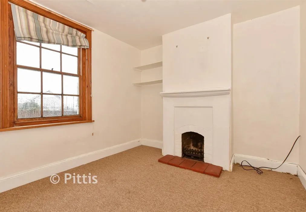 Lounge - Princes Street, Cowes, Isle of Wight - Wards of Kent