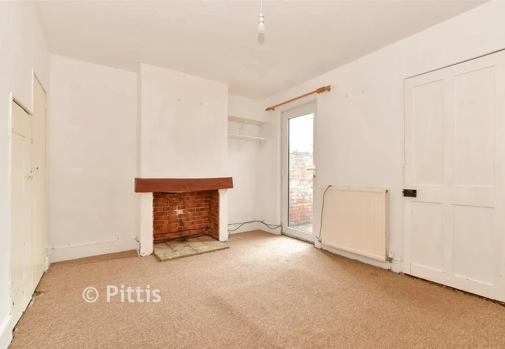 Dining Room - Princes Street, Cowes, Isle of Wight - Wards of Kent