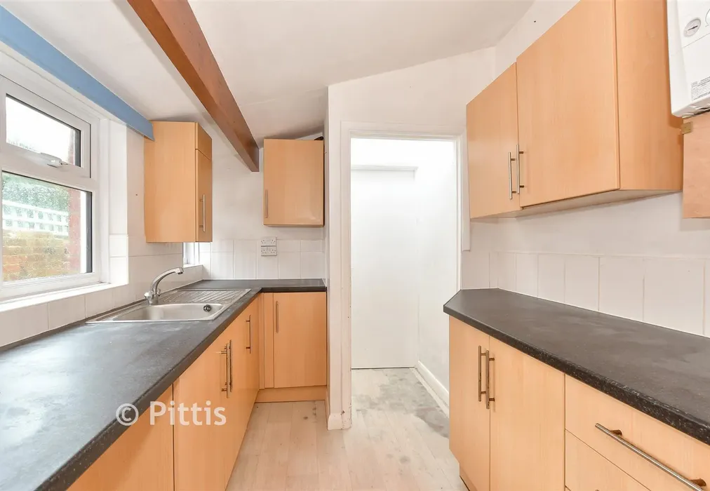 Kitchen - Princes Street, Cowes, Isle of Wight - Wards of Kent