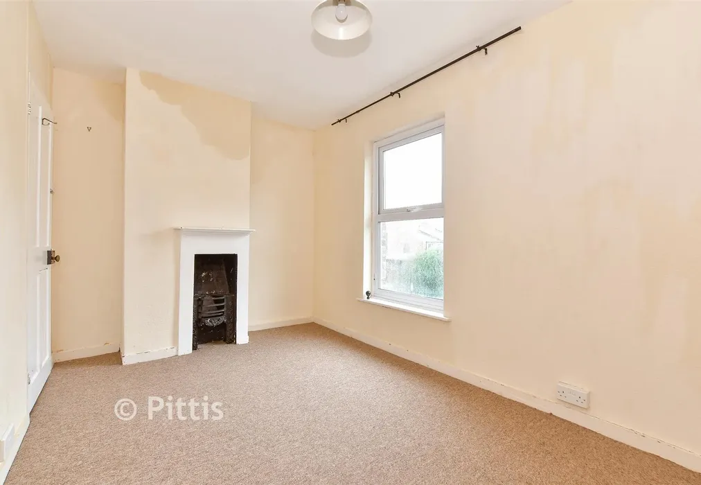 Bedroom 2 - Princes Street, Cowes, Isle of Wight - Wards of Kent