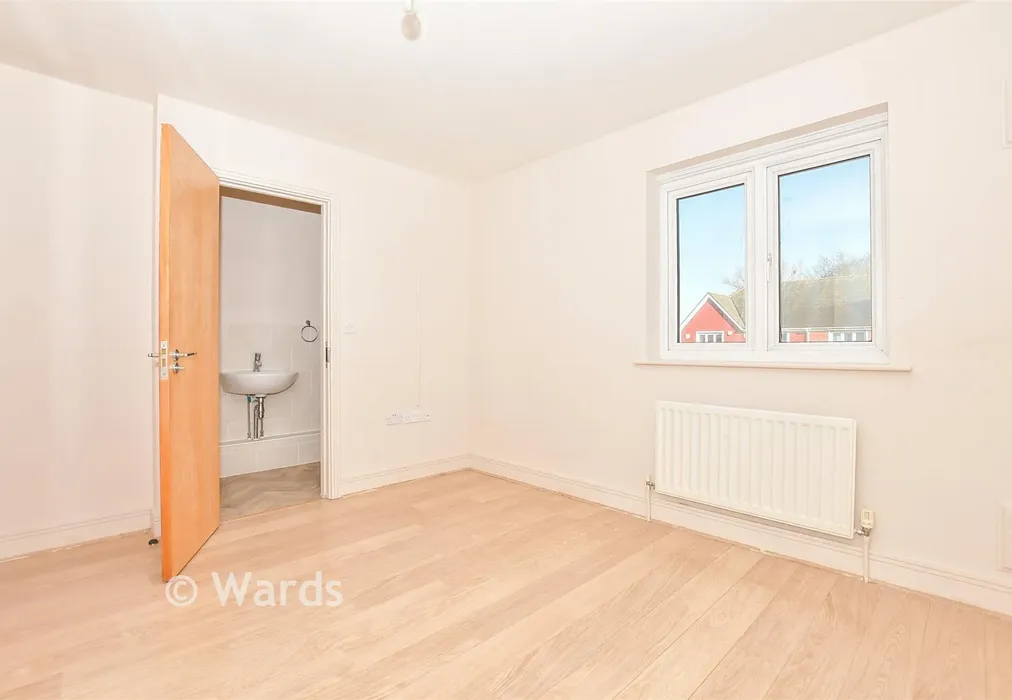 Bedroom 1 - New Hythe Lane, Larkfield, Kent - Wards of Kent