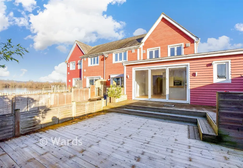 Rear Garden - New Hythe Lane, Larkfield, Kent - Wards of Kent
