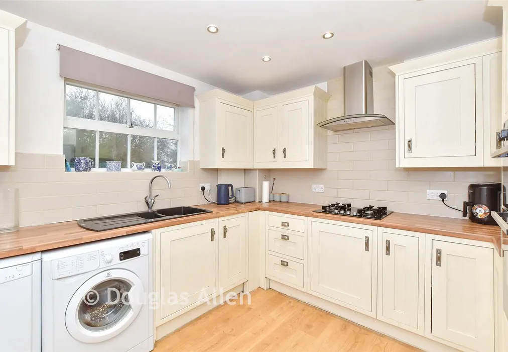 Kitchen - Woodford Road, London - Wards of Kent