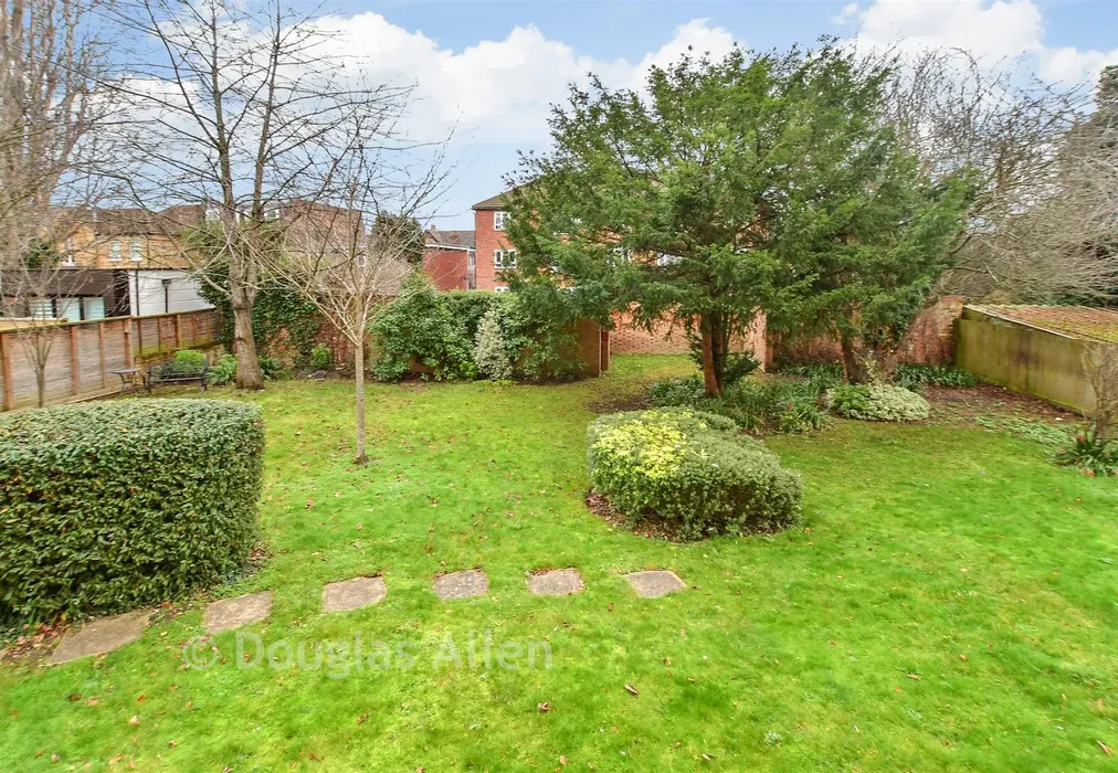 Communal Gardens - Woodford Road, London - Wards of Kent
