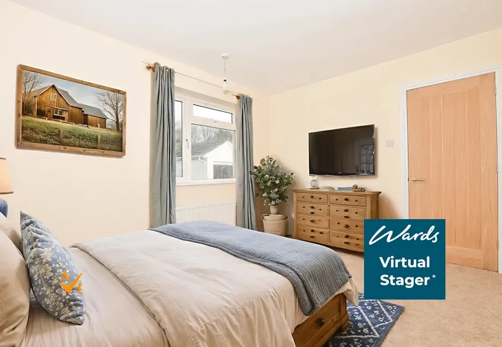 Bedroom 1 (Farmhouse style) - Teston Road, Offham, West Malling, Kent - Wards of Kent