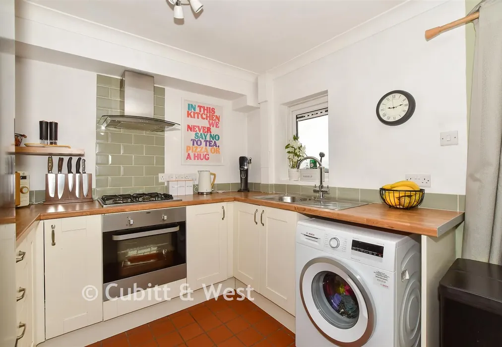Kitchen - Willow Close, Beare Green, Dorking, Surrey - Wards of Kent