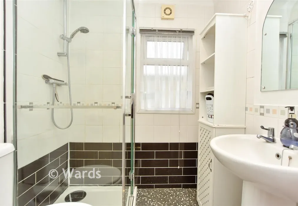 Shower Room - Rye Lane, Dunton Green, Sevenoaks, Kent - Wards of Kent