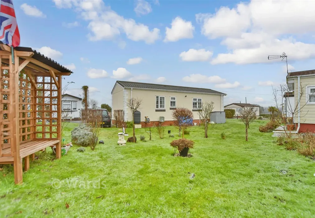 Rear Garden - Rye Lane, Dunton Green, Sevenoaks, Kent - Wards of Kent