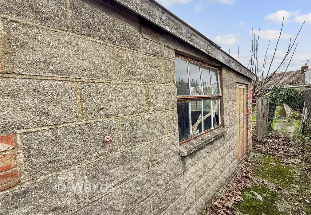 Garage - Upper Avenue, Meopham, Kent - Wards of Kent