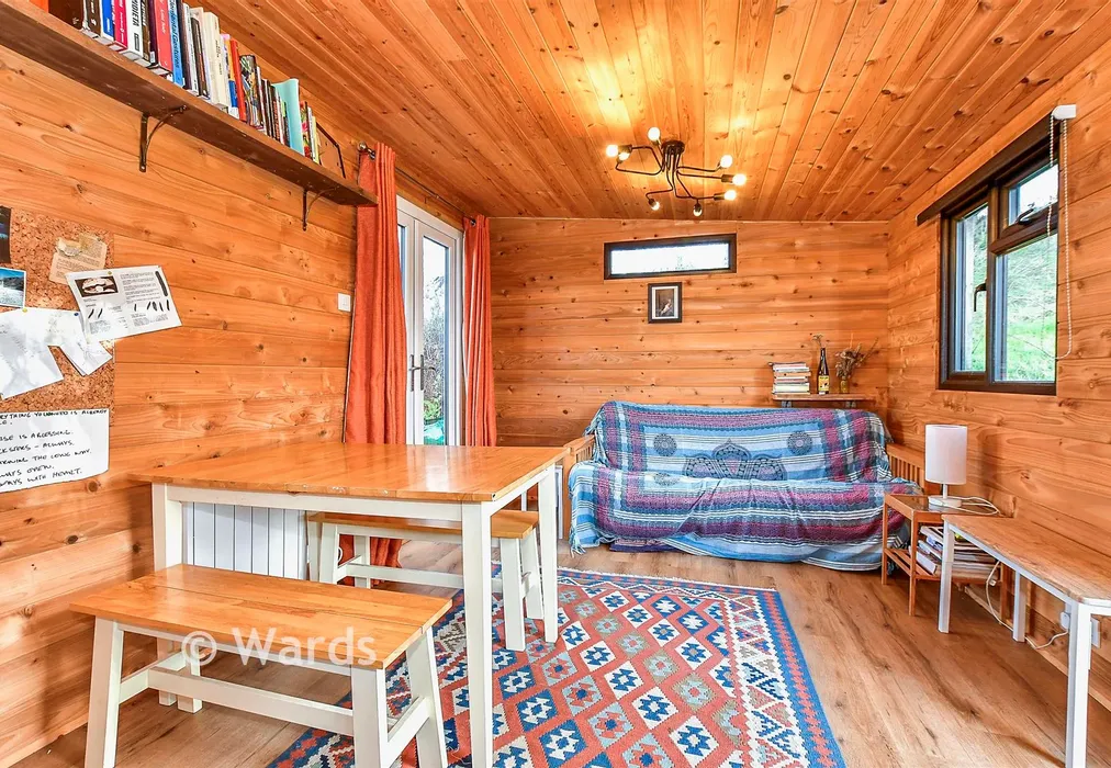 Workshop/Outbuildings - Canterbury Road, Hawkinge, Folkestone, Kent - Wards of Kent