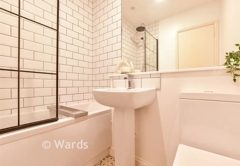 Bathroom - Guernsey Way, Kennington, Ashford, Kent - Wards of Kent