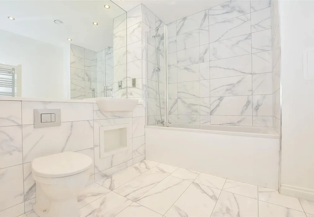 Bathroom - Greenbloom Avenue, Maidstone, Kent - Wards of Kent