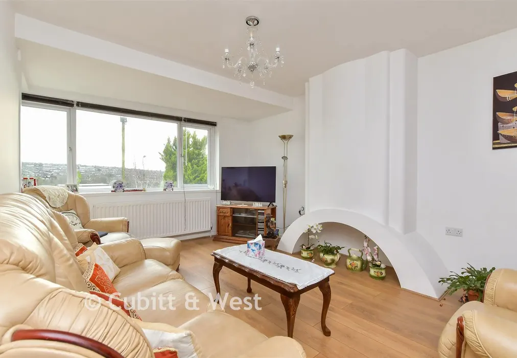 Lounge - Braeside Avenue, Brighton, East Sussex - Wards of Kent