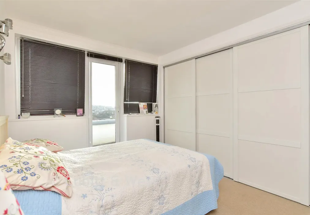 Bedroom 1 - Braeside Avenue, Brighton, East Sussex - Wards of Kent