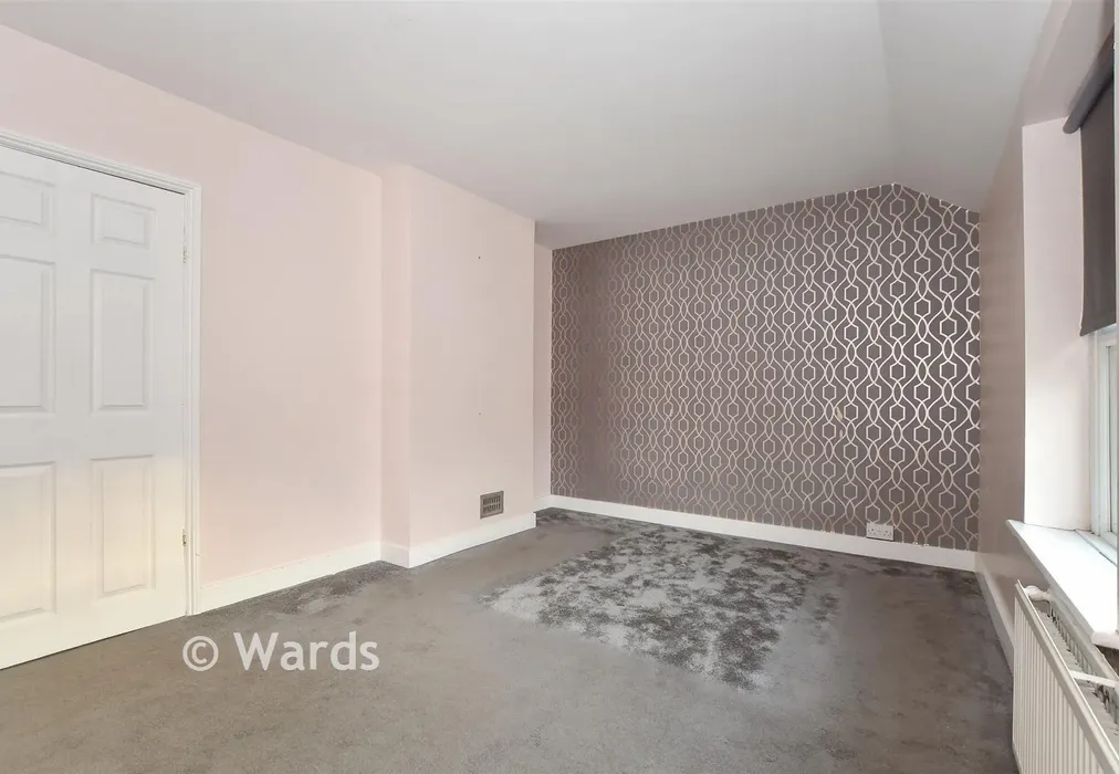 Bedroom 1 - Dymchurch Road, Hythe, Kent - Wards of Kent