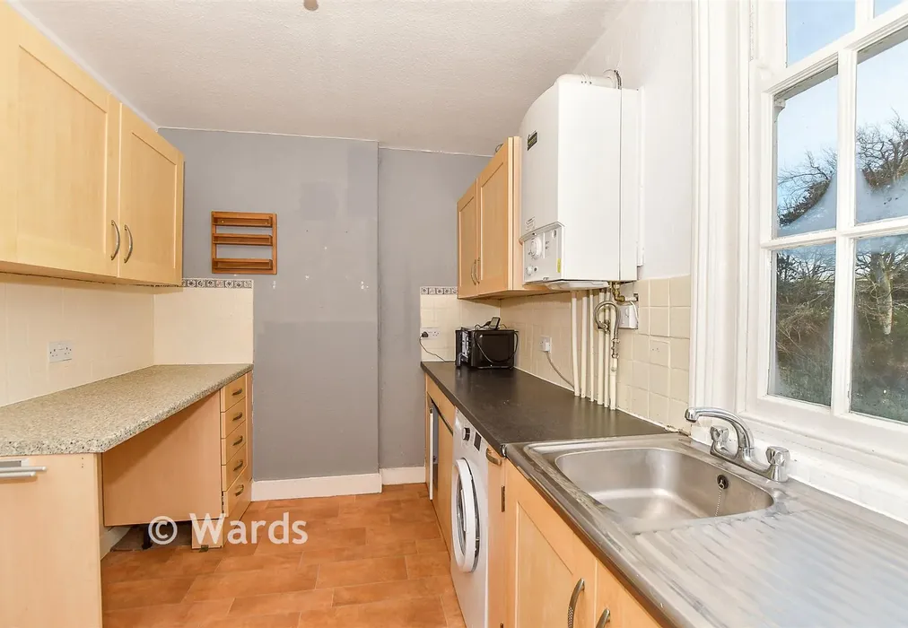 Kitchen - Otterpool Lane, Lympne, Hythe, Kent - Wards of Kent