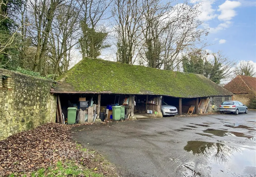 Car Barn - Otterpool Lane, Lympne, Hythe, Kent - Wards of Kent