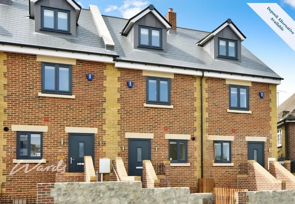 Front - Loose Road Maidstone ME15 - Wards of Kent