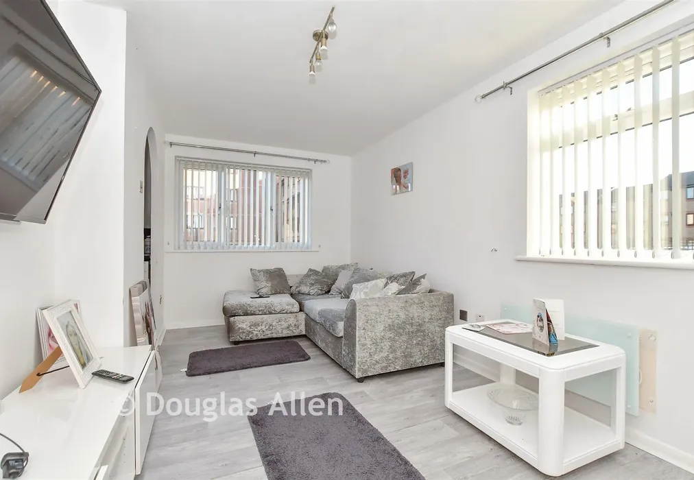 Lounge/Diner - Chestnut Road, Vange, Basildon, Essex - Wards of Kent