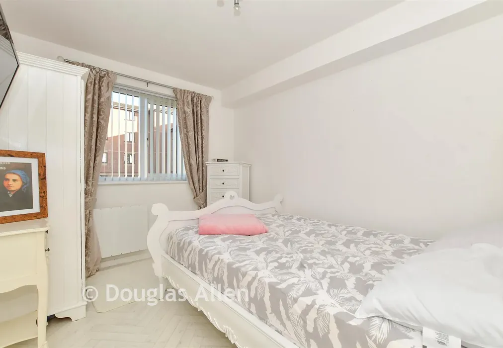 Bedroom - Chestnut Road, Vange, Basildon, Essex - Wards of Kent