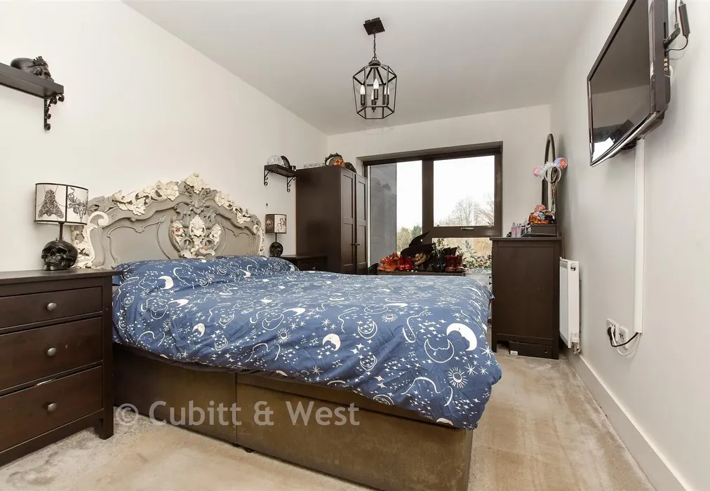 Bedroom 1 - Mill Green Road, Mitcham Junction, Mitcham, Surrey - Wards of Kent